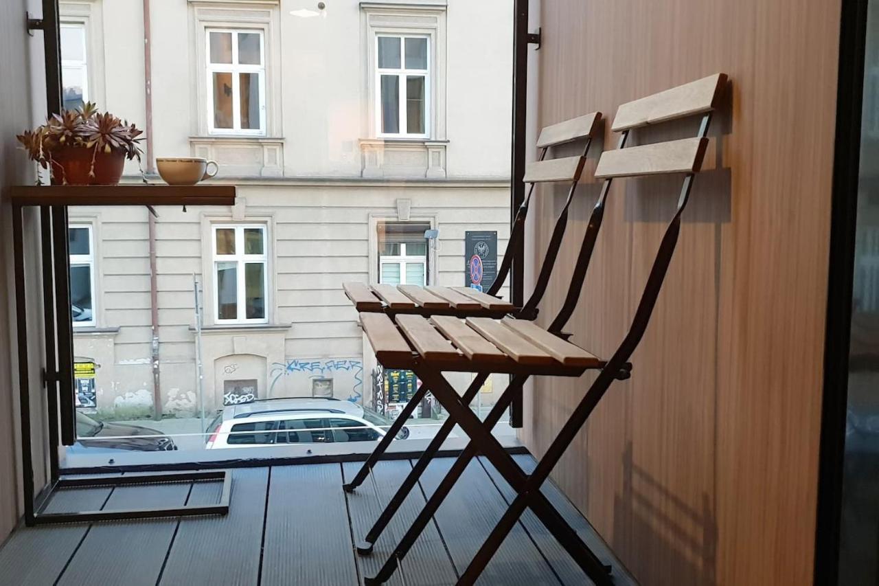 Boutique 108 - Old City, Luxury Apt. With A Garage Krakow Exterior photo