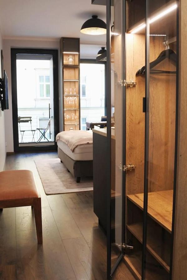 Boutique 108 - Old City, Luxury Apt. With A Garage Krakow Exterior photo