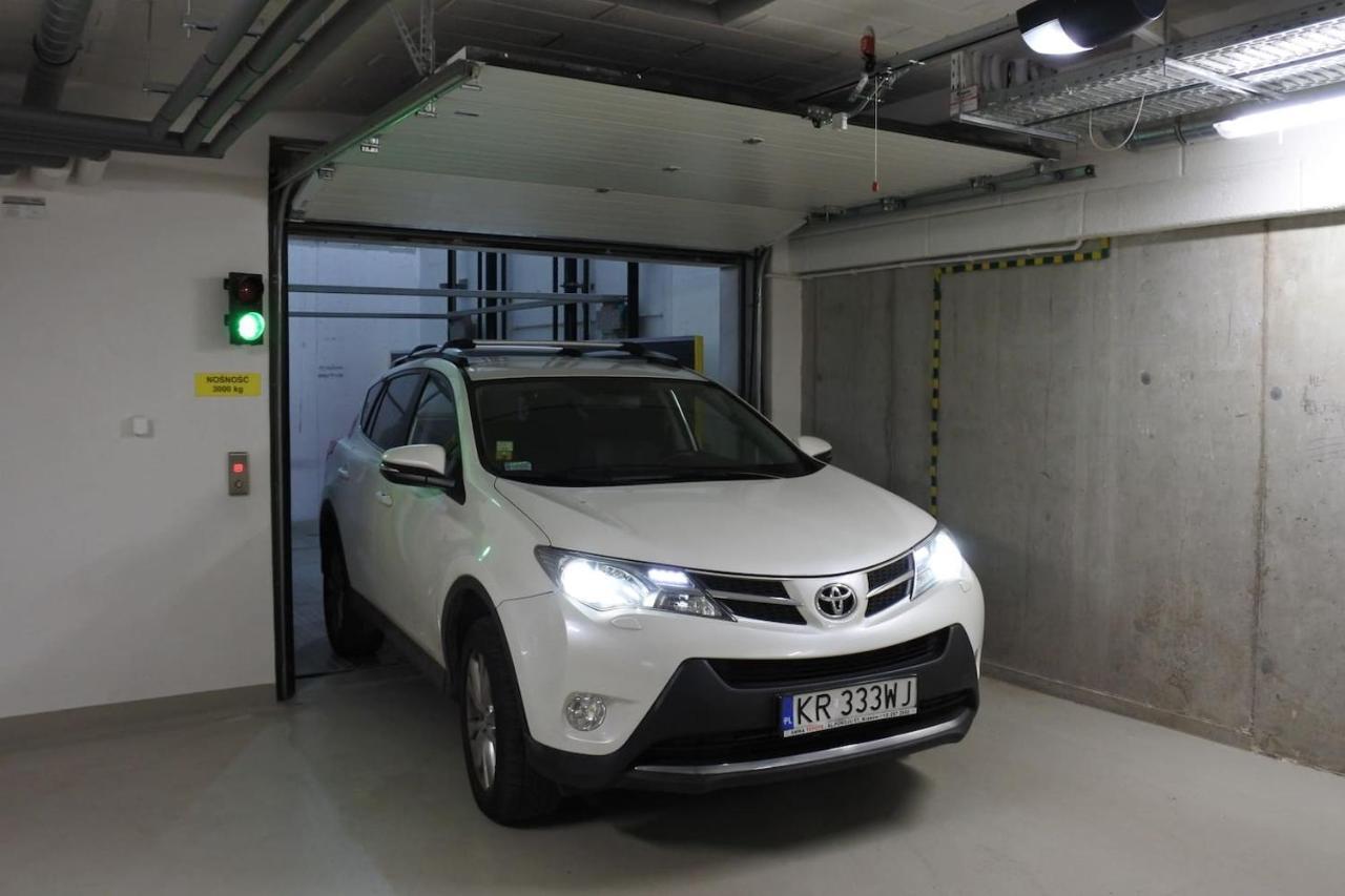 Boutique 108 - Old City, Luxury Apt. With A Garage Krakow Exterior photo